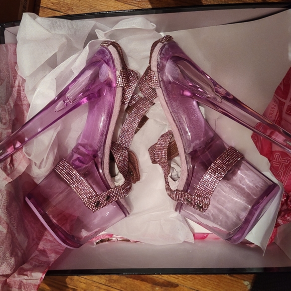YRU Xtra Qrystal Tip Me Lavender Heels - Picture 5 of 10